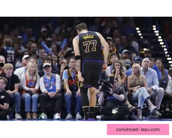 湖人关键战力伤情更新或影响季后赛布局引发球迷关注